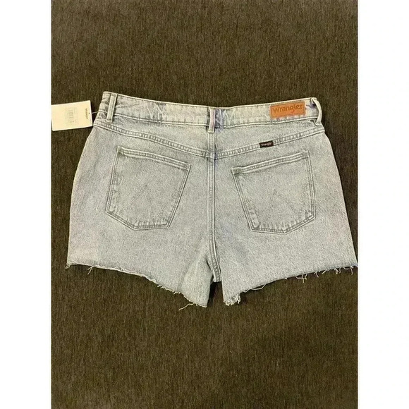 Wrangler Denim Jean Shorts 12 31 High Rise Vintage 3” Light Wash Mom Cut Off NWT - Picture 3 of 8